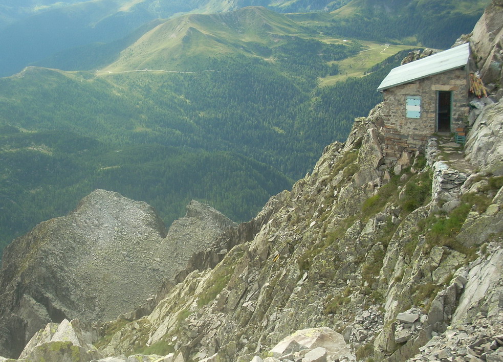 Rifugi e Bivacchi d''Italia.......